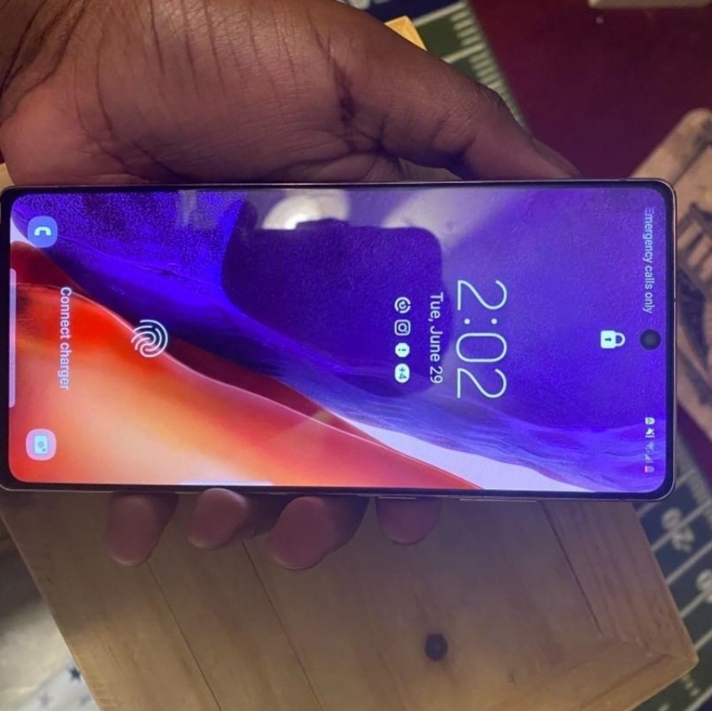 Samsung Galaxy note20  it's run from 1200 to 1000